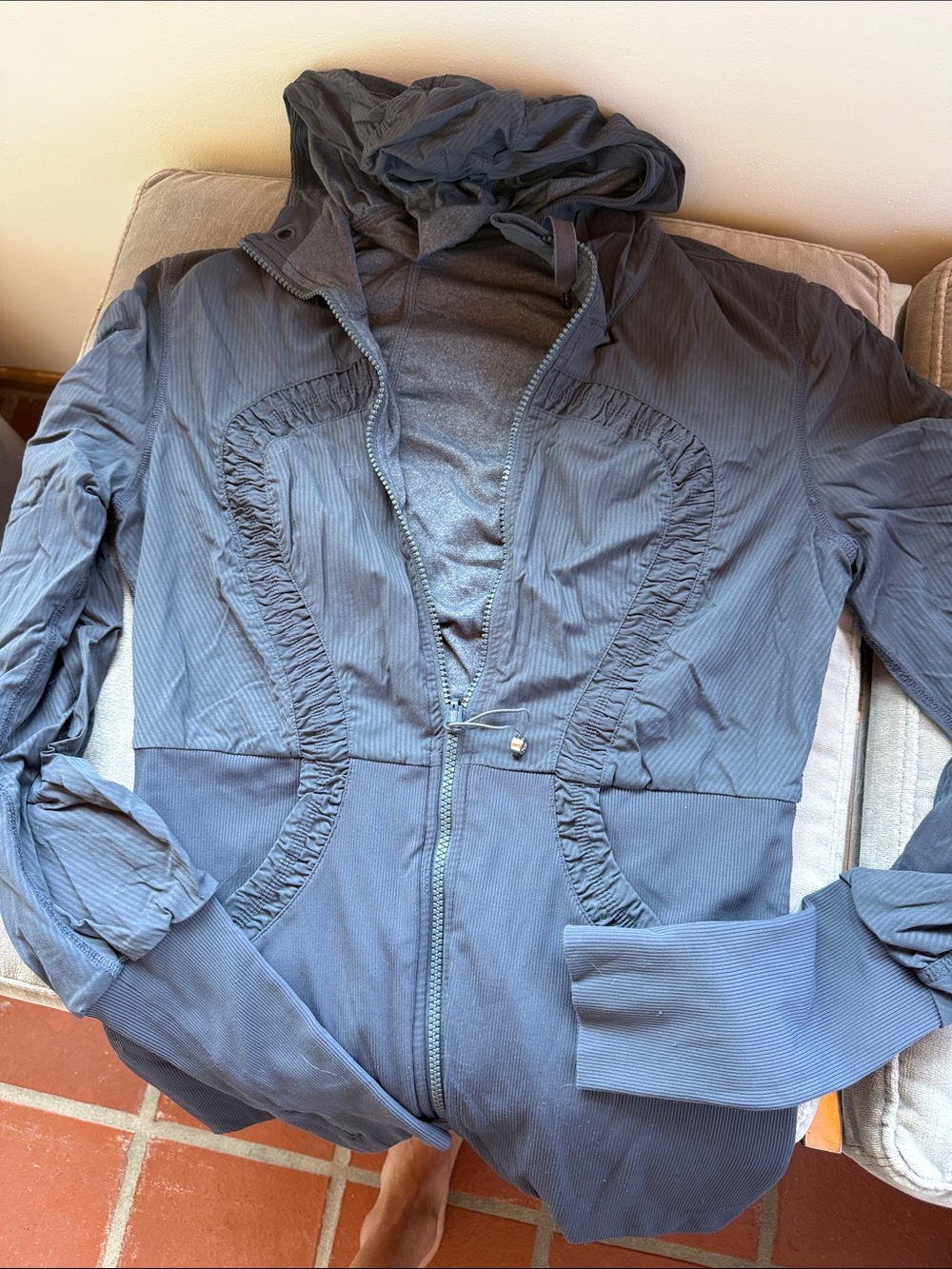 lululemon athletica Women's Hooded Zip Jacket in Charcoal
